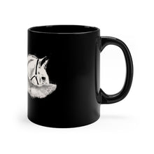 Cargar imagen en el visor de la galería, "Looking Right" Taza Negra