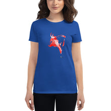 Cargar imagen en el visor de la galería, "Toro Plumilla Rojo" Camiseta Mujeres FS